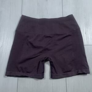 Alphalete AMPLIFY SHORT 4.5" Seamless Shorts Women's Size Medium Purple